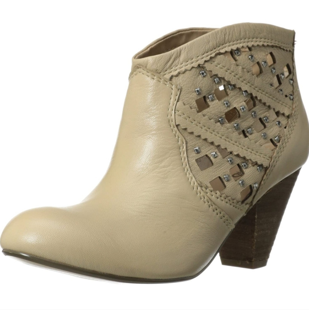 NIB Carlos Santana Keller Boots Size 8.5 Natural